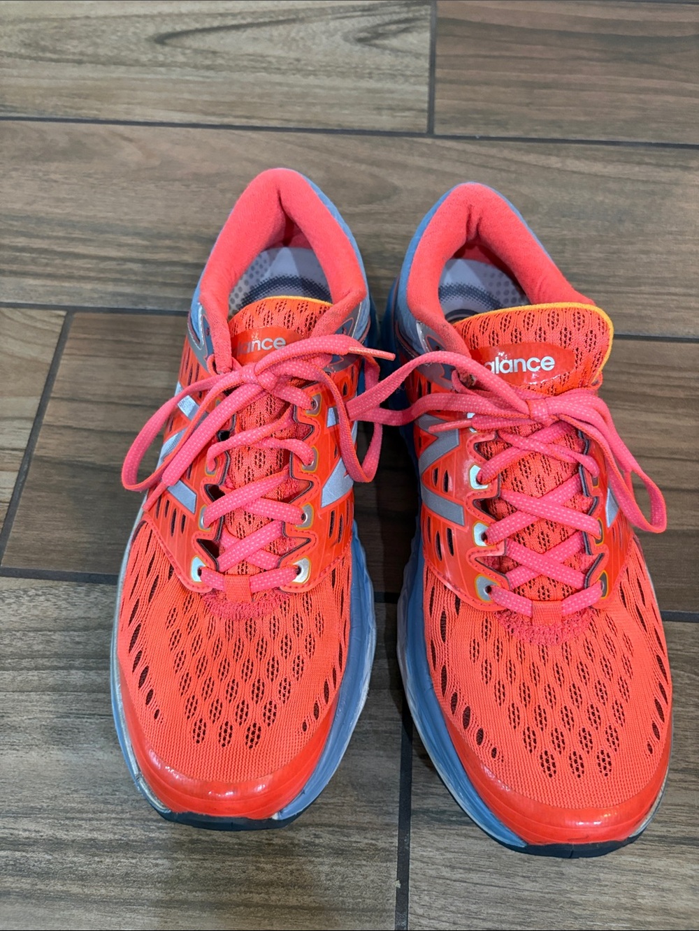 New Balance 1080 Women’s Coral/Pink Athletic Running Shoes size 9.5